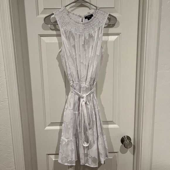 NWT Simply Vera Vera Wang Medium Smocked Neck Day Dress White - Picture 3 of 12